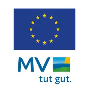 Bild vergrößern: Auf dem Foto ist neben der Flagge der EU, welche einen Kreis aus zwölf goldenen Sternen auf blauem Hintergrund zeigt, auch die neue Landesmarke von Mecklenburg-Vorpommern mit dem Schriftzug "MV tut gut" und dem vierfarbigen Landeslogo zu sehen.